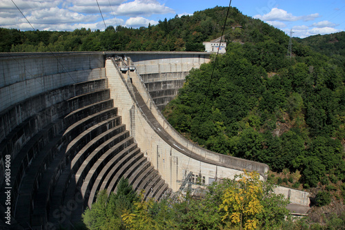 Barrage de Bort-les-Orgues.