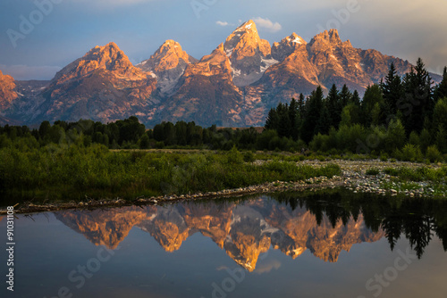 Sunrise from Schwabachers landing in the Grand Teton National Park in Wyoming. 