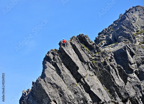 Tatry, wspinacze na grani Zamarłej Turni