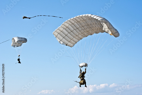 Saint-Jean-de-Luz, parachutists of French air force