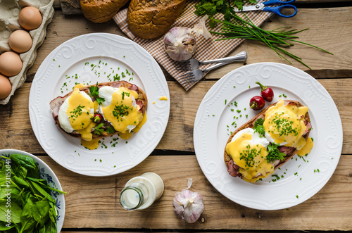 Eggs Benedict