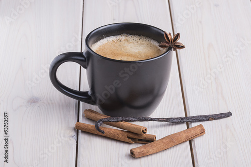 Zimowa kawa z anyżem, wanilią i cynamonem