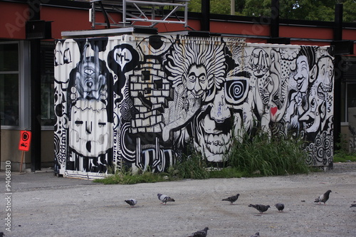 graffitis sur une cabane