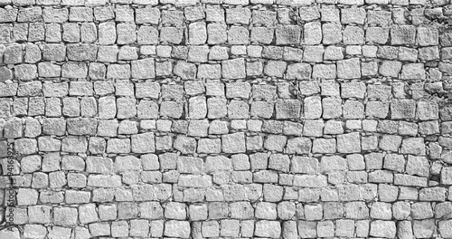Czarno biały mur z kamienia