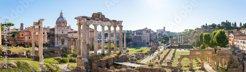 Forum Romanum widok ze wzgórza Kapitolińskiego we Włoszech, Rzym. Pano