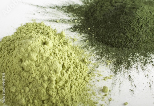 Spirulina & barley grass raw powder