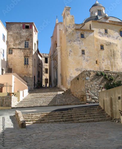 Corse, les ruelles de la citadelle de Calvi