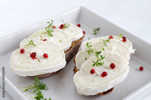 brot mit ziegenkäse