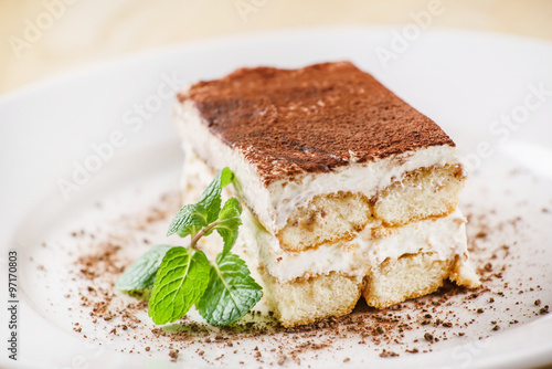 tiramisu cake