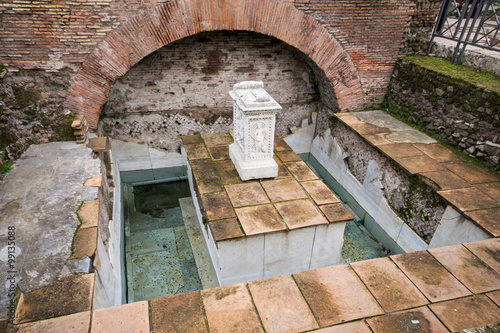 Fonte, di Giuturna, Foro Romano, Roma