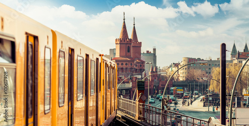 Berlin Oberbaumbrücke Kreuzberg S-Bahn