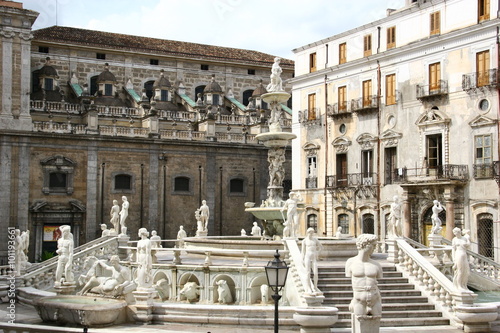 Piazza Pretoria – Fontana Pretoria & Palazzo Senatorio in Palermo, Sizilien, Italien