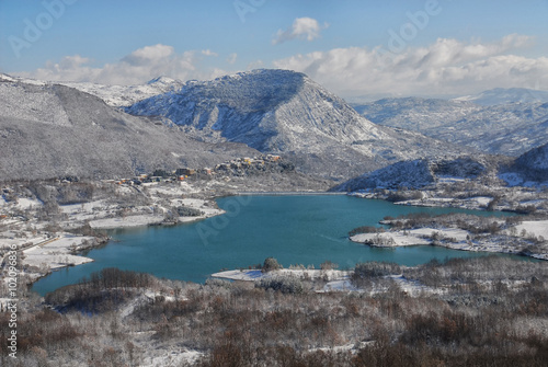 lago di castel san vincenzo parco nazionale abruzzo lazio molise