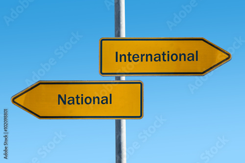 Schild 66 - International