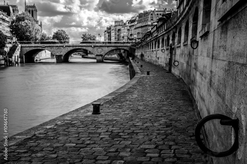 Frankreich, Paris, Seineufer am Quai de Montebello