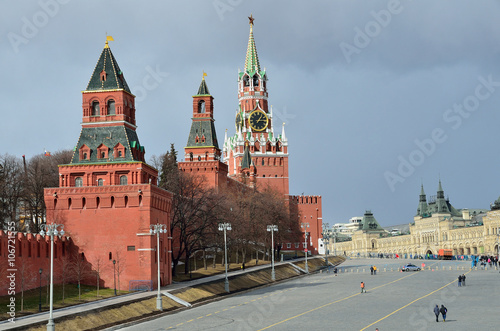 Константино-Еленинская, Набатная и Спасская башни Московского кремля, Россия