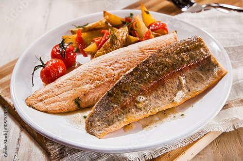 Fresh grilled trout or salmon fillets
