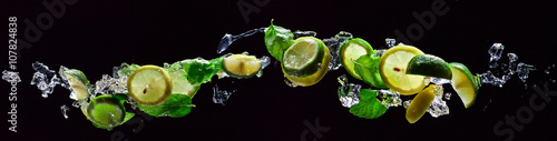 lime and lemon pieces with peppermint