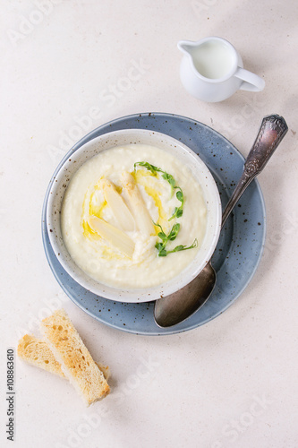 White asparagus soup