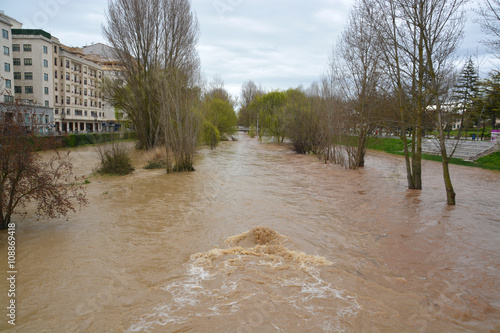 crecida del rio Arlanzón en Burgos