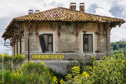 Stazione ferroviaria abbandonata di Allumiere
