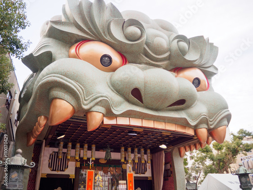 難波八阪神社の獅子殿
