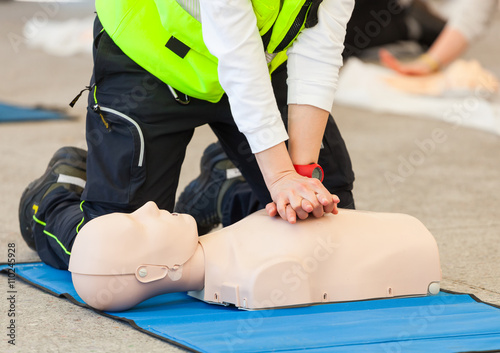 CPR training with dummy