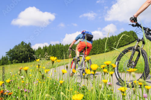 Raus in die Natur mit dem Fahrrad