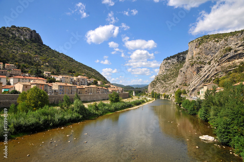 Le village d'Anduze en Cévennes, au bord du Gardon