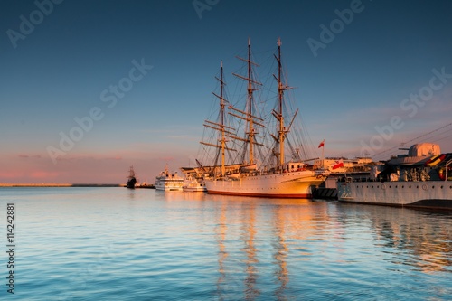 Gdynia o zachodzie słońca.