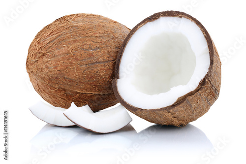 Kokosnuss Kokosnüsse Frucht Hälfte Früchte Freisteller freige