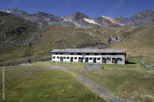 vittorio sella hut