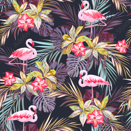 Tropikalny lato wzór z flamingów i egzotycznych roślin