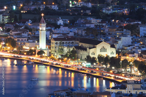 Zante Town Zakynthos Grecja w nocy. Centrum miasta, w pobliżu t