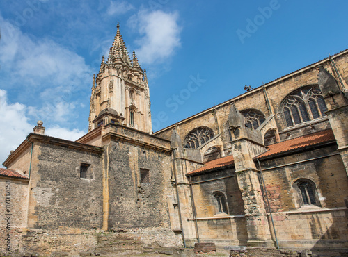 Santa Basílica Catedral de San Salvador de Oviedo Kirche Spanien Nordspanien Asturien (Asturias) Plaza de Alfonso II el Casto