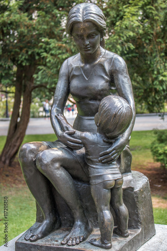 Monumento a Maternidad de Oviedo Spanien Nordspanien Asturien (Asturias)