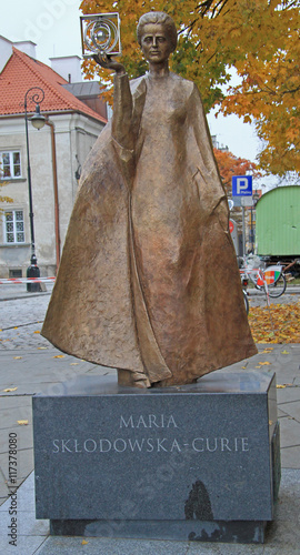 Sculpture of Marie Sklodowska-Curie by polish sculptor Bronislaw Krzysztof