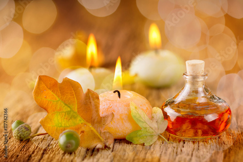 Herbst - Spa Still Life - Duftkerzen und Massageöl