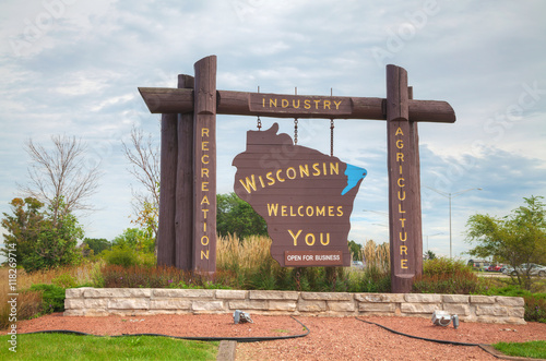 Wisconsin welcomes you sign
