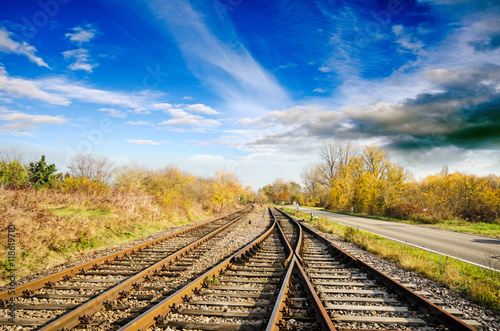 Urlaub, Tourismus, Geschäftsreisen: Staufrei zum Ziel: Bahngleise im freien Feld :)