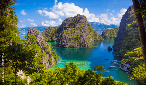 Twin Lagoon Paradise With Limestone Cliffs - Coron, Palawan - Philippines 