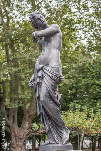 Statue de Afrodita de Parque del Muelle de Avilés en Asturias