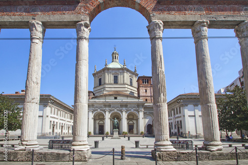milano basilica san lorenzo e colonne maggiore lombardia italia milan lombardy italy