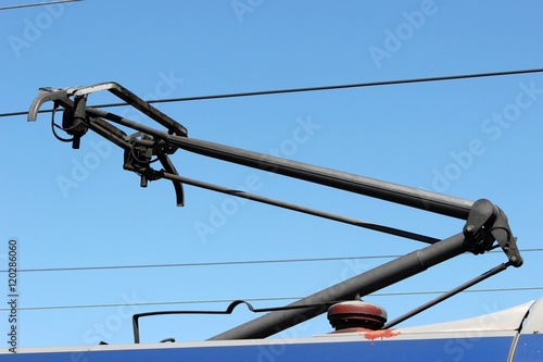 Pantographe de prise de courant sur un train
