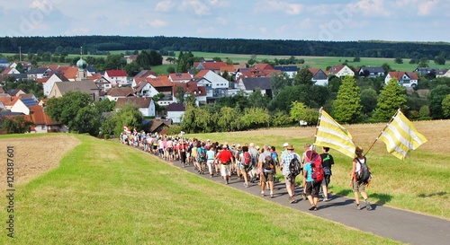 Wallfahrtsgruppe unterwegs