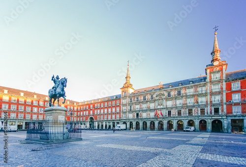 Poranne światło na Plaza Mayor w Madrycie, Hiszpania