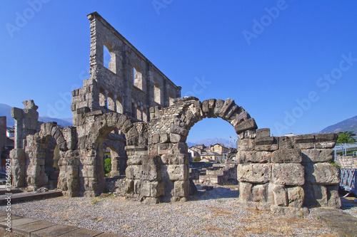 aosta teatro romano valle d'aosta italia europa italy europe