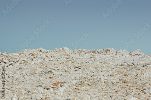 Between earth and sky, divided coastal landscape