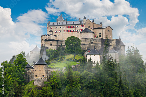 Burg Hohenwerfen im Nebel