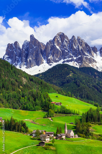Impressive Alpine scenery - val di Funes in Dolomites mountains, Italy